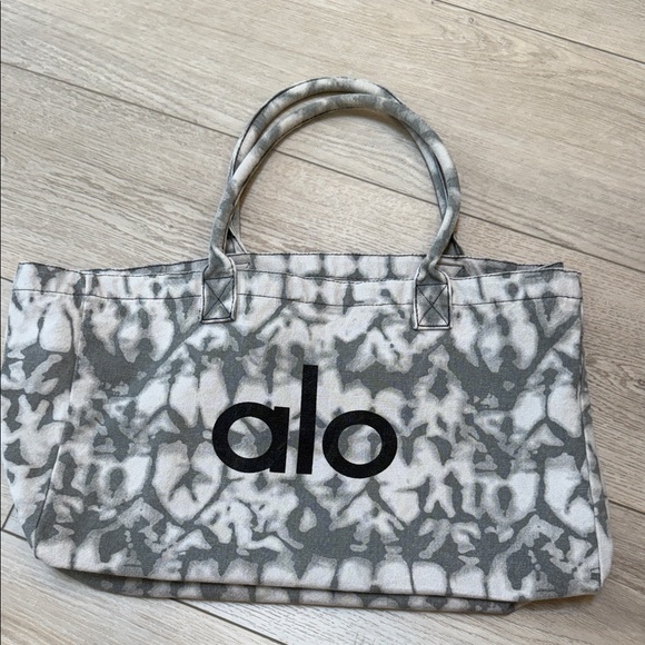 NEW ALO Tie Dye Tote - Picture 1 of 2